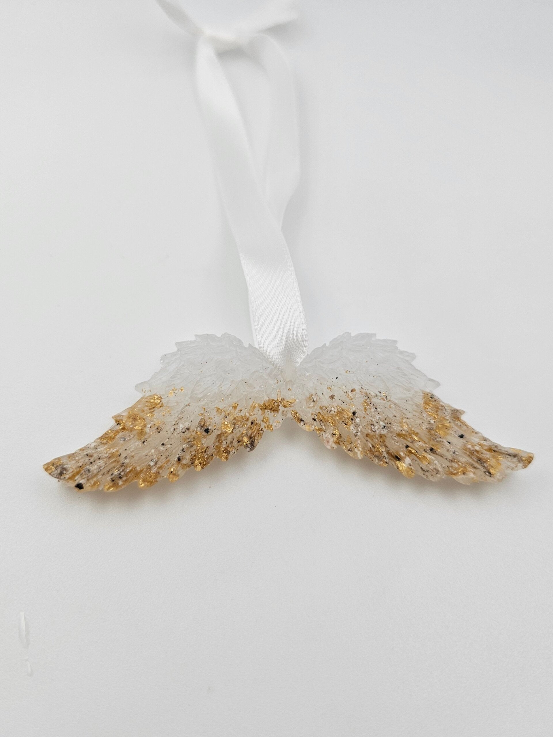 Angel wing bauble/decoration image 0