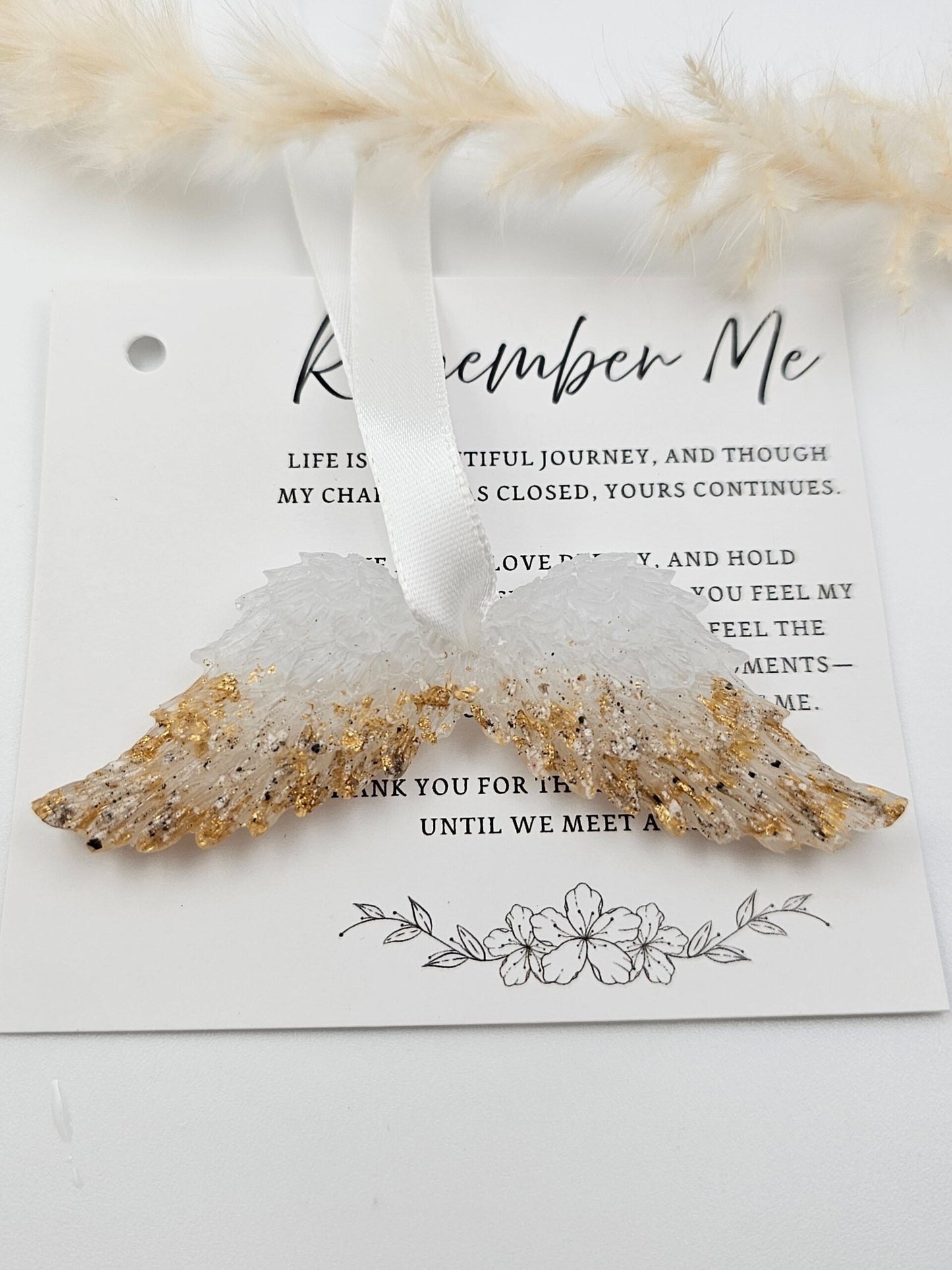 Angel wing bauble/decoration image 1