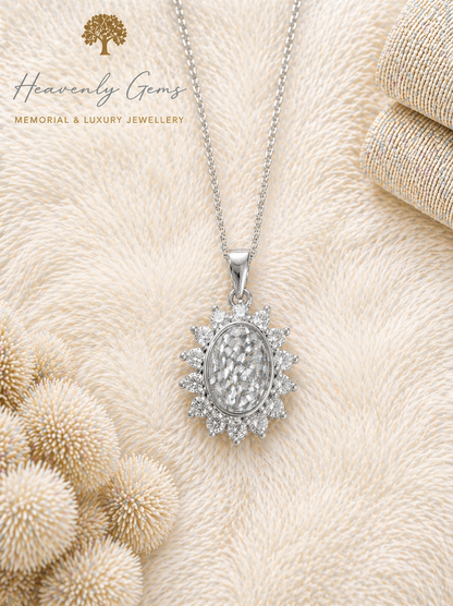 Tessrica Oval Necklace