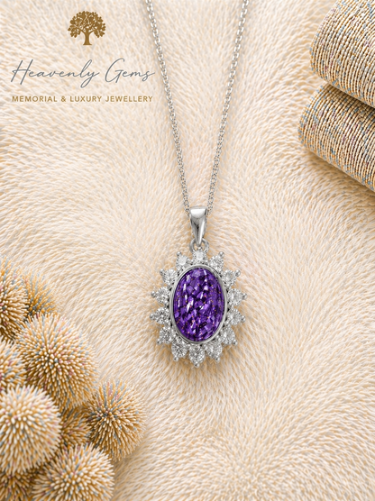 Tessrica Oval Necklace