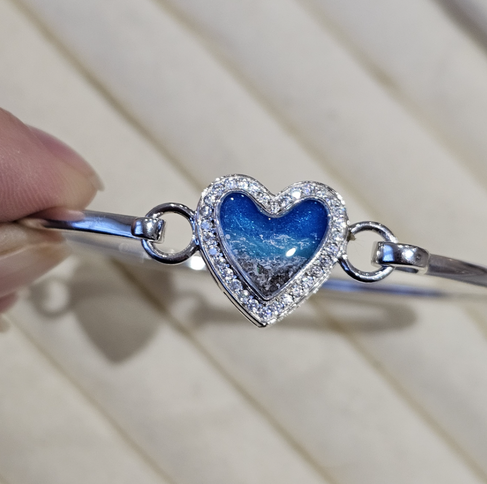 Sterling silver heart infinity bangle